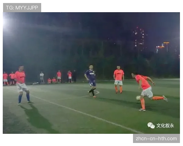 现场报道:安菲尔德球场响起“你永远不会独行”,送别即将离队的功勋队长 现场报道:安菲尔德球场响起“你永远不会独行”,送别即将离队的功勋队长